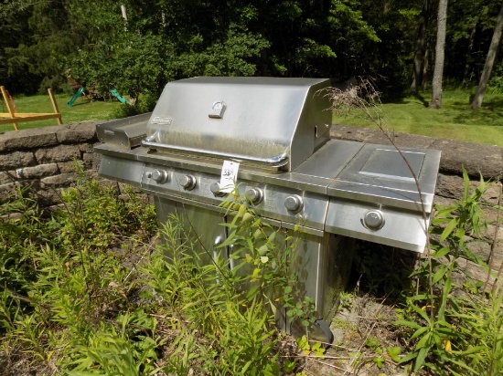 Jenn Air Stainless Propane Grill - Nice Shape  (Outside - Pool Area)