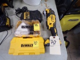 DeWalt 20 V Brushless Oscillating Multi-Tool with (2) DeWalt Cases of Sandi