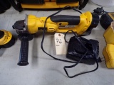 DeWalt 18 V 4 1/2'' Cut Off Tool/Grinder Model DC400 with (1) Battery and (