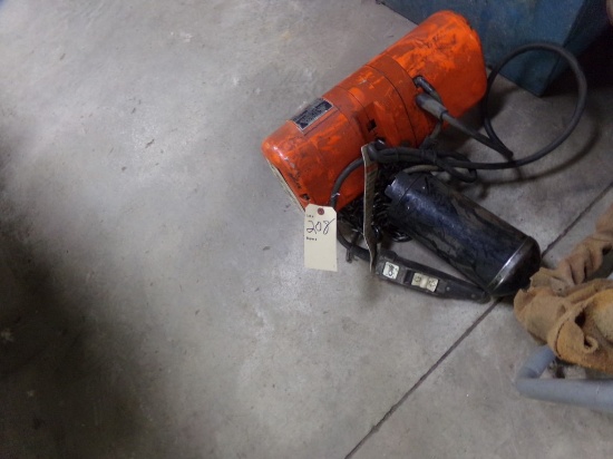 CM ''B'' Electric Chain Hoist, 1/4 Ton, 1/4 HP, 208/240 Volt or 440/480 Vol