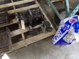 Kearney And Trecker Dividing Head w/(4) Plates And A Center (Pallet Rack)