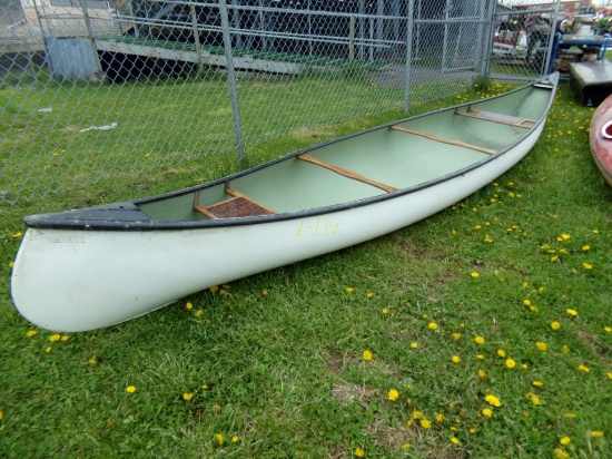 Lincoln Fiberglass Canoe, SN 8602N77F (5907)