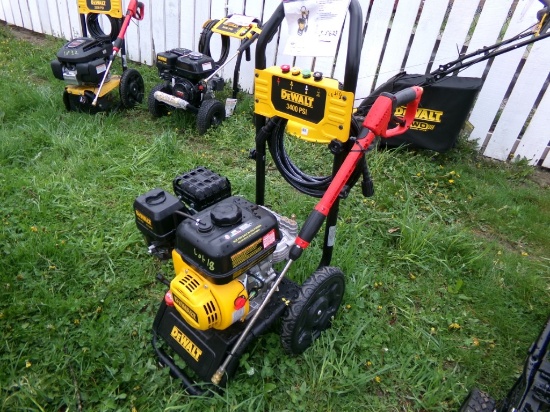 DeWalt 3400 psi Pressure Washer, Gas, Like New (5623)