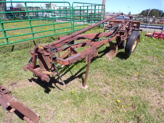 International 3-Bottom Plow For 3pt Hitch (5110)