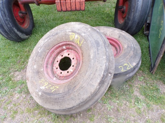 (2) IH 86 Series Front Rims & Tires, 11.00-15, on 8-Lug Rims (9207)
