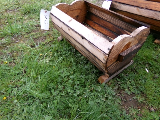 Small Heart Shaped Planters (6024)