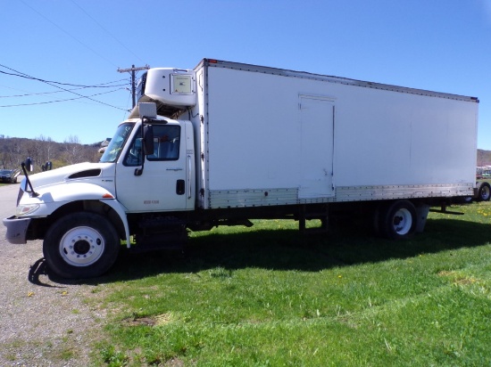 2010 International Durastar 4300 SBA Box Truck, 24' Reefer Box, Auto, Maxx