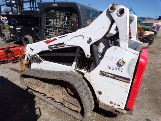 2019 Bobcat T590 Tracked Skid Steer with Hand and Foot Control and Bucket,