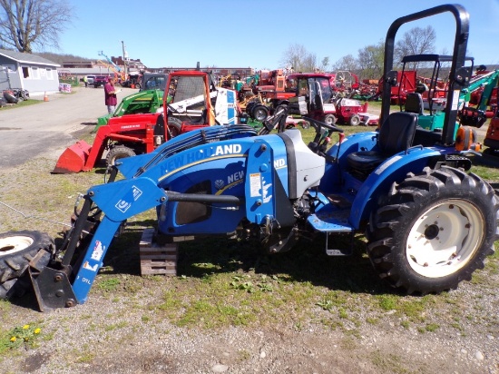 New Holland Workmaster 33 Compact Tractor, Runs, NEEDS FRONT END AND TRANS.