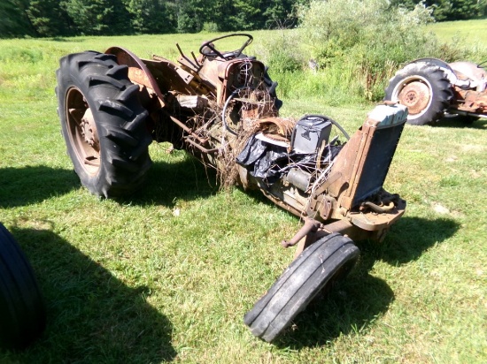 Massey Ferguson Parts Tractor, MISSING HOOD AND SOME ENGINE PARTS, SOME XTR