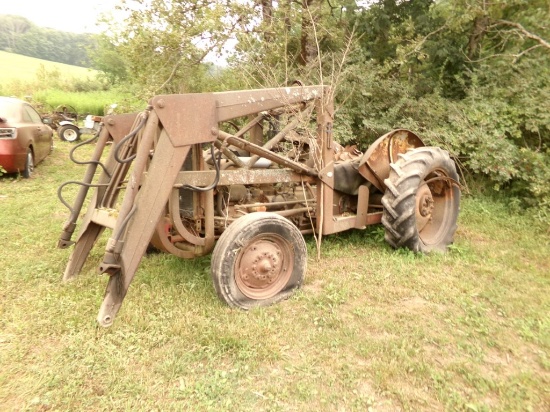 Ferguson 2wd Tractor w/ Loader. MISSING HEAD AND FRONT TIN For Parts Or Res