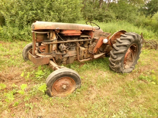 Massey Ferguson 2wd Wide Front Model 65 Tractor MISSING 1 SIDE PANEL, UNKNO