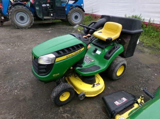 John Deere D105 with 42'' Deck and Bagger, Auto, 12.5 HP , 158 Hrs.