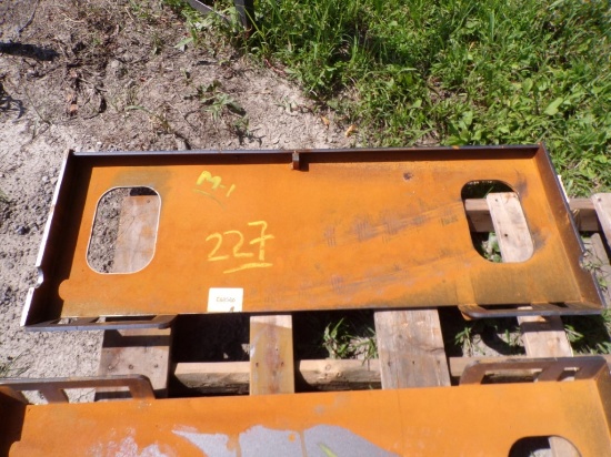 New Giyi Skid Steer Quick Tach Mount Plate (3RD ROW)