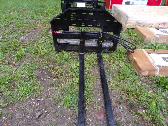 New Giyi 60'' Hyd. Skid Steer Pallet Forks
