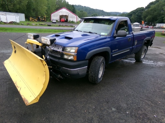 2004 Chevrolet Silverado LS 2500 Heavy Duty Reg. Cab 4x4 , Blue, 110,166 Mi