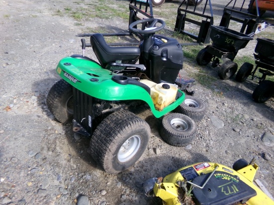 John Deere Sabre Parts Tractor, Shows 522 Hrs., NO ENGINE, NO HOOD