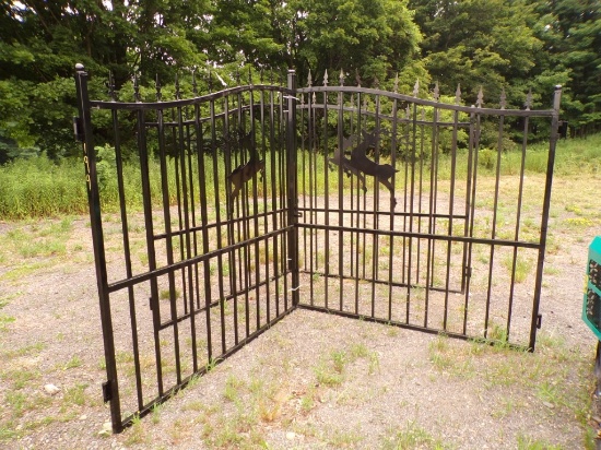 New Giyi 14' Bi-Parting Driveway Gates with Reindeer Motif