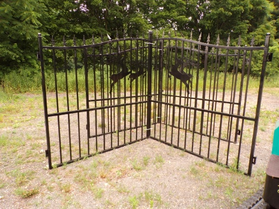 New Giyi 14' Bi-Parting Driveway Gates with Reindeer Motif