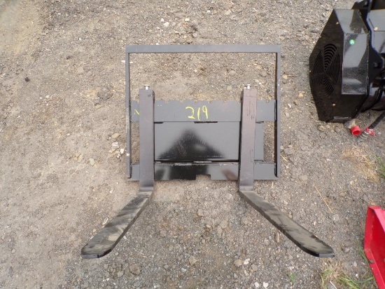 New Giyi 29'' Hyd. Mini Skid Steer Adj. Pallet Forks, CYHC