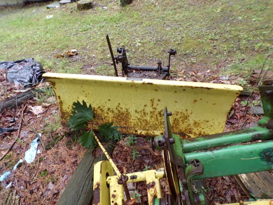 John Deere 42'' Snow Blade (Outside)