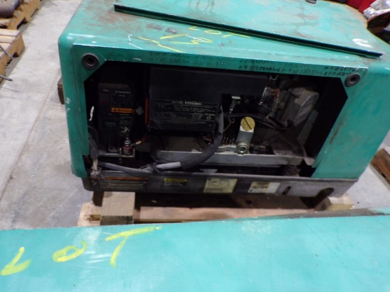Cummins Onan Commercial QG 5500 Watt Generator with Gas Engine