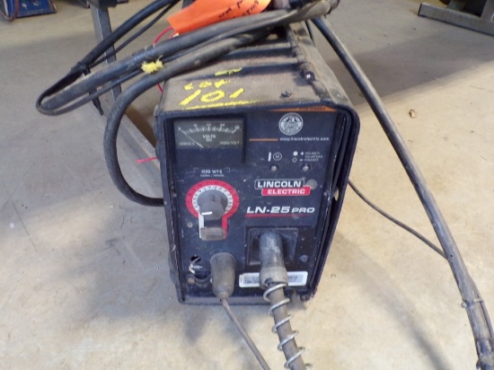 Lincoln Electric W-25 Pro Wire Feeder Welder (New Garage)