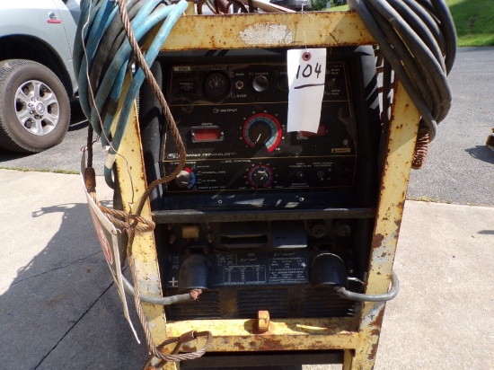 Lincoln Electric 302G Ranger DC Welder, 10,500 Watt Generator with Wheel Ki