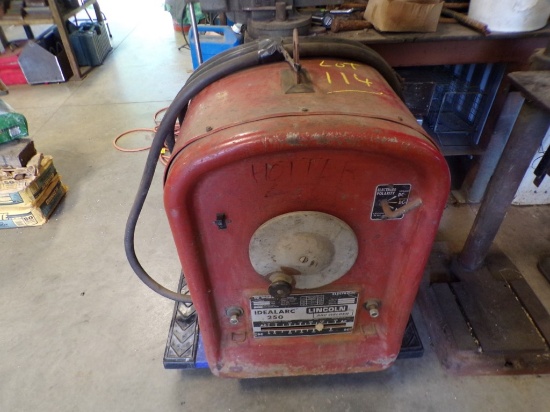 Lincoln Electric Idealarc 250 Arc Welder, 230 / 460V, 1 PH (New Garage)