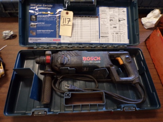 Bosch Bulldog Roto Hammer in Case, 115V, Ser 11224V5R (New Garage)