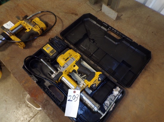 Dewalt 20v Grease Gun In Case w/(1) Battery (1) Charger