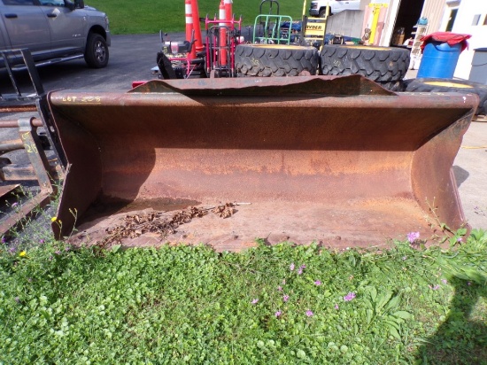 Cat 8' Lull Bucket (Outside)
