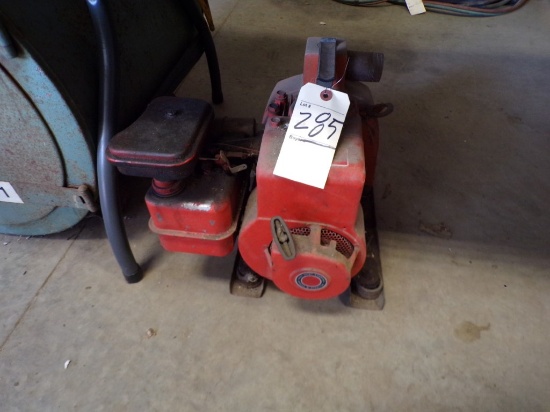 Homelite 1 1/2'' Pump with Briggs and Stratton Engine, 92 G.P.M. (New Garag