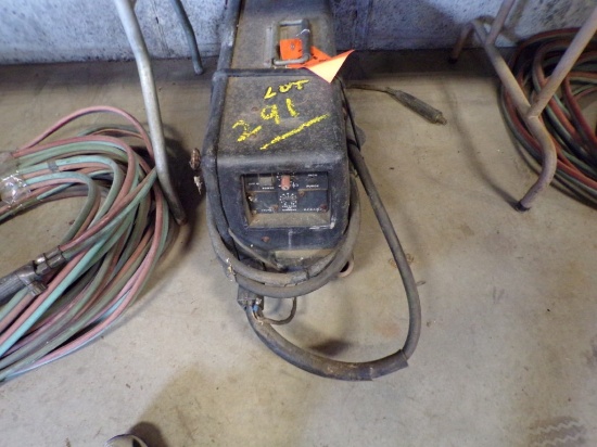 Hobart Hefty CC/CV Suitcase Wire Feeder Welder, Has Welding Gun and Cable,