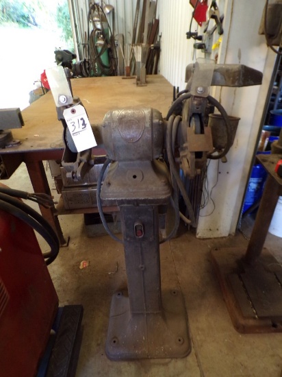 Delta Pedestal Grinder, 8'', 1/2 HP, 220V, 3 PH (Old Garage)