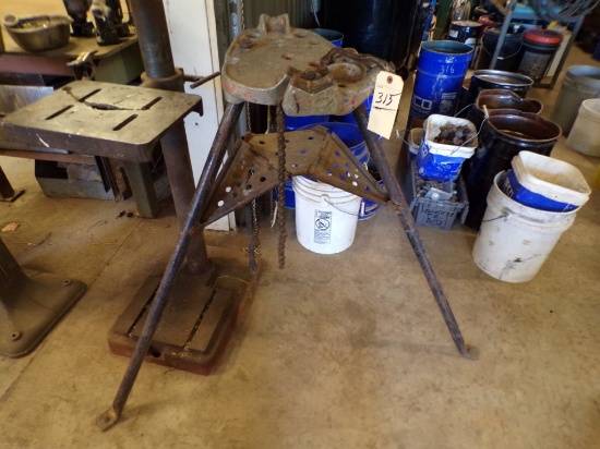 Ridgid No. 450 Tri-Stand, 1/8'' to 5'' (Old Garage)