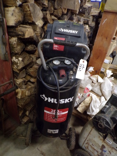 Husky 200 psi 27 Gal. Upright Air Compressor, NO AIR HOSE (New Garage)