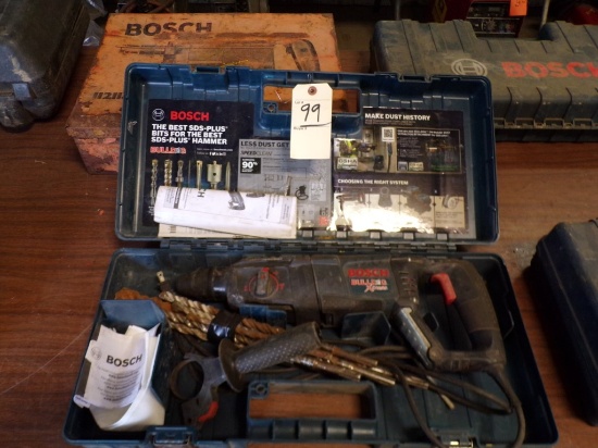 Bosch Bulldog Xtreme Roto Hammer with Group of Bits in Case, 115V, 11255VSR