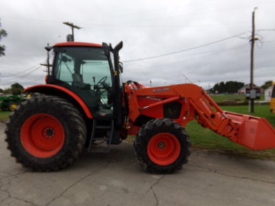 Kubota M110GX 4 WD Tractor with LA1954 Loader with Quick Attach, 86'' Bucke