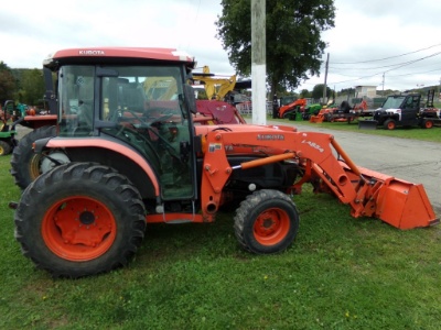Kubota L5240 Tractor with Loader, 4 WD, Hydro, Full Cab with AC, Excellent