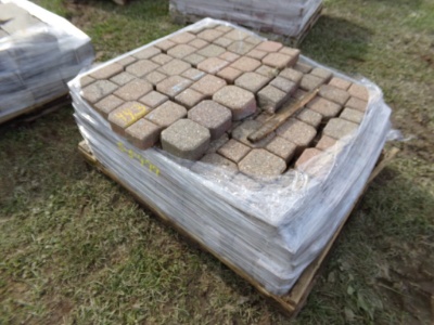 1/2 Pallet of 9'' x 4'' Decorative Brick (5999)