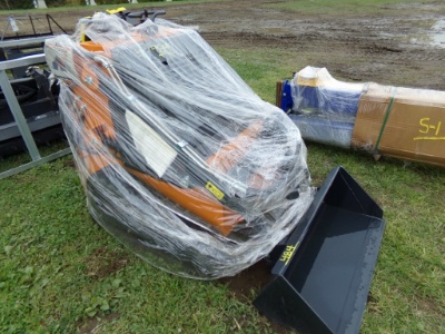 New Land Honor HT380Q1 Mini Skid Steer, Orange, Gas Engine, Triangulated Tr