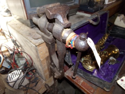 Antique Blacksmith Post Vise (Garage)