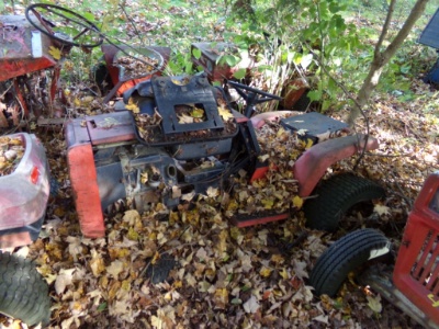 Red Riding Mower, ? Wheelhorse, Has Deck, MISSING ENGINE PARTS (Out Back)