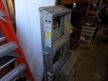 Aluminum 4' Step Ladder