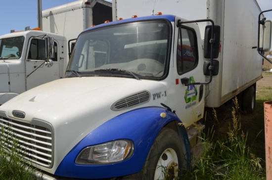 2005 Freightliner 16M Semi