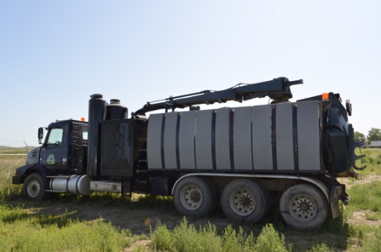 2009 Volvo D13 VHD Hydrovac             