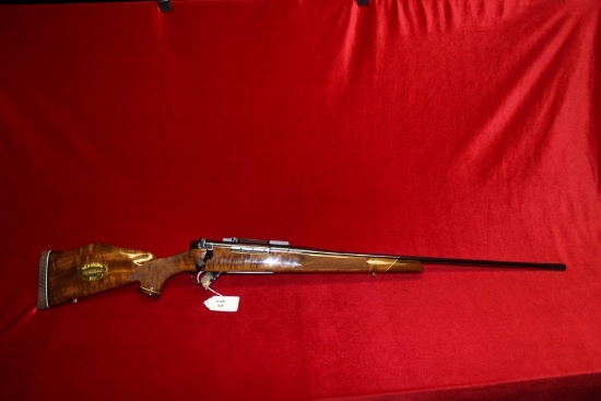 Weatherby Mark 5 - 1976 Bicentennial Bolt Action Rifle: CAL 300 Mag