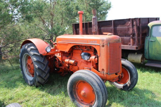 Case LA Tractor