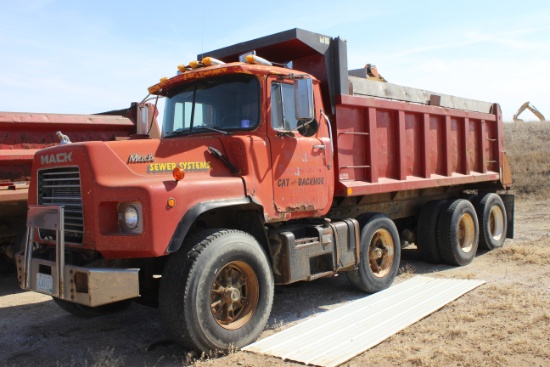 1988 Mack DP 600 Dump Truck, 16ft Fontaine box